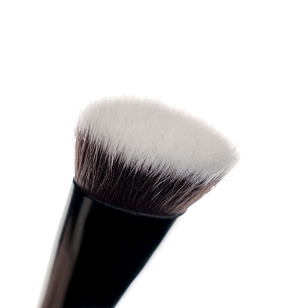 No. 11 Flat Top Contour Brush - Image 4