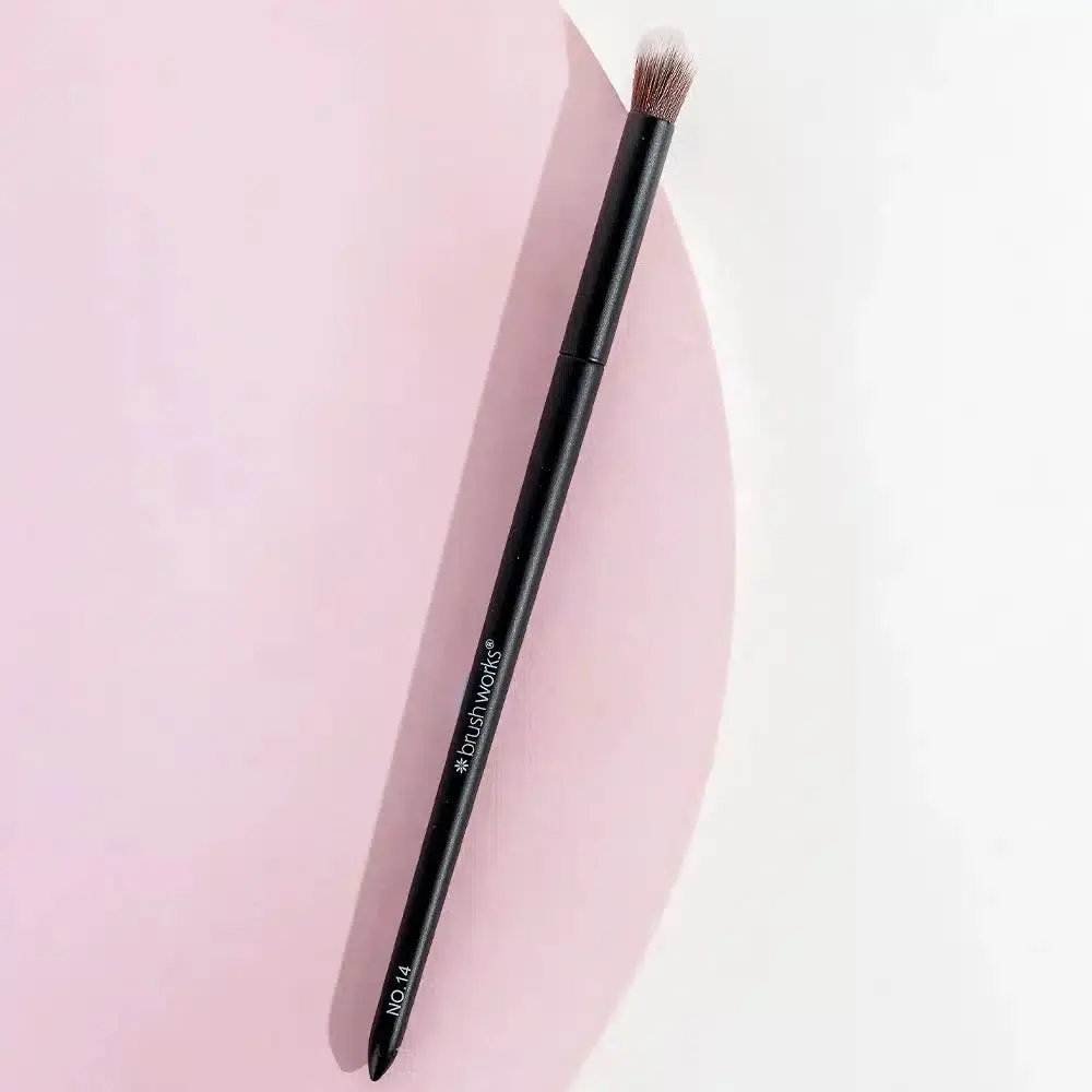 No. 14 Fluffy Blending Eye Brush - Image 3