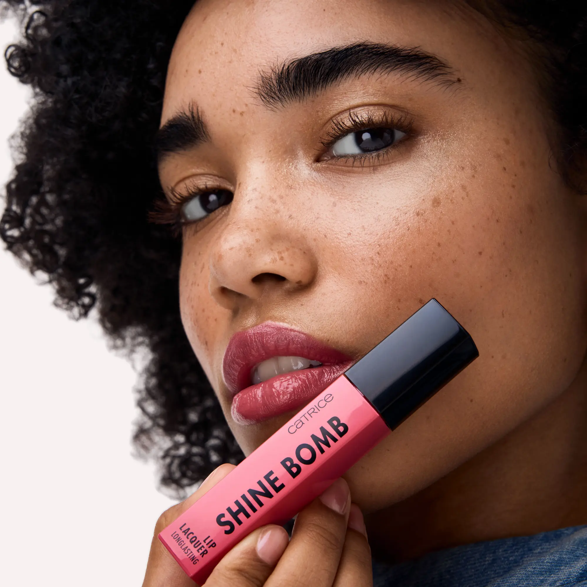 Shine Bomb Lip Lacquer 080 Flirt Alert - Image 5