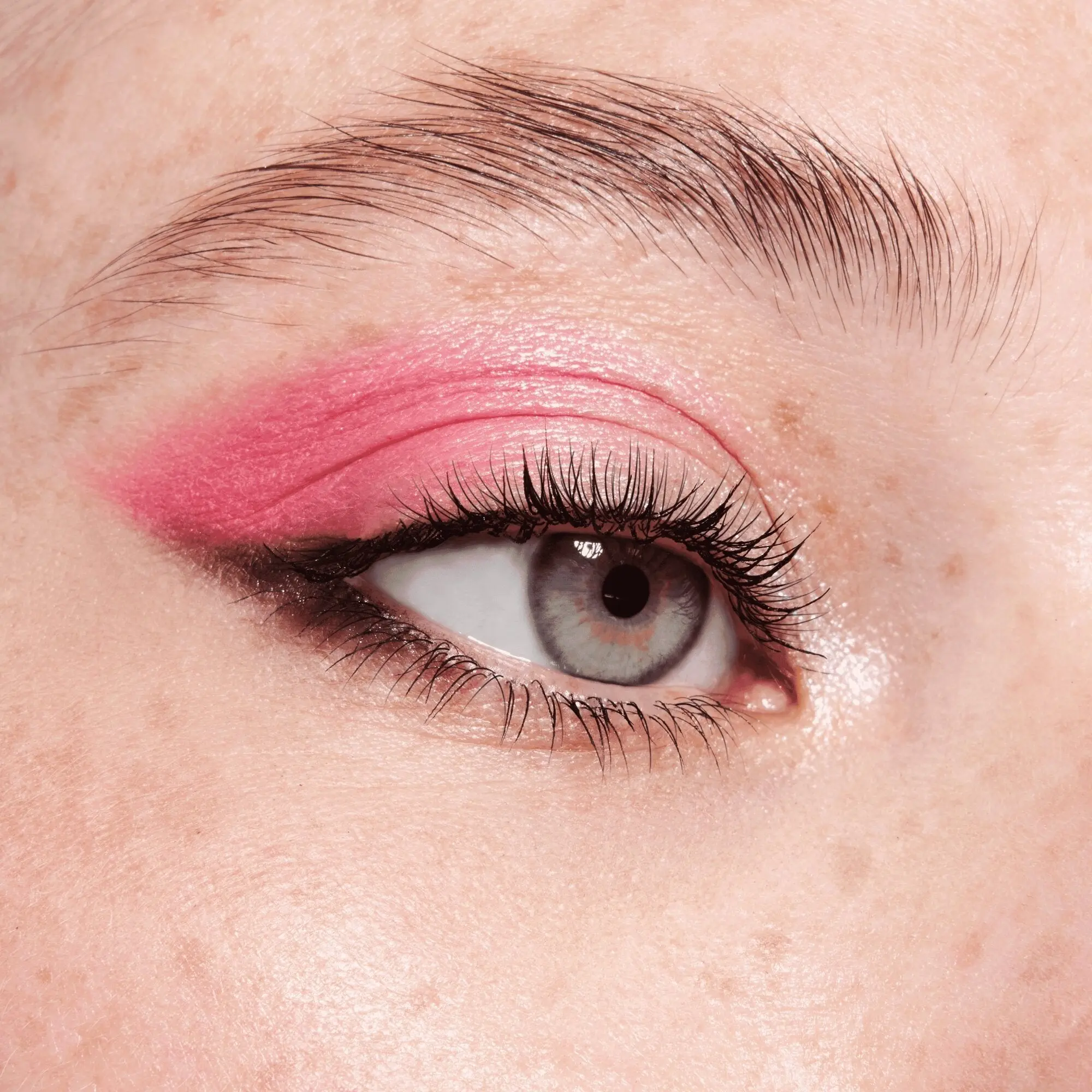The Soft Peony Eyeshadow Palette - Image 7
