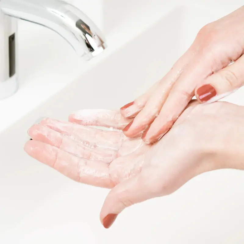Hydrating Cleanser 473 ml. - Image 4