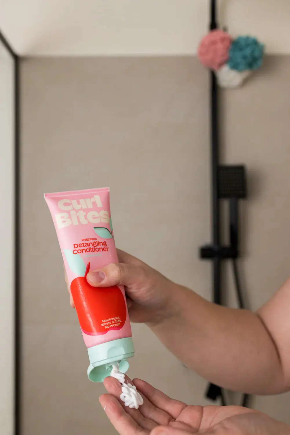 Weightless Detangling Conditioner - Image 3