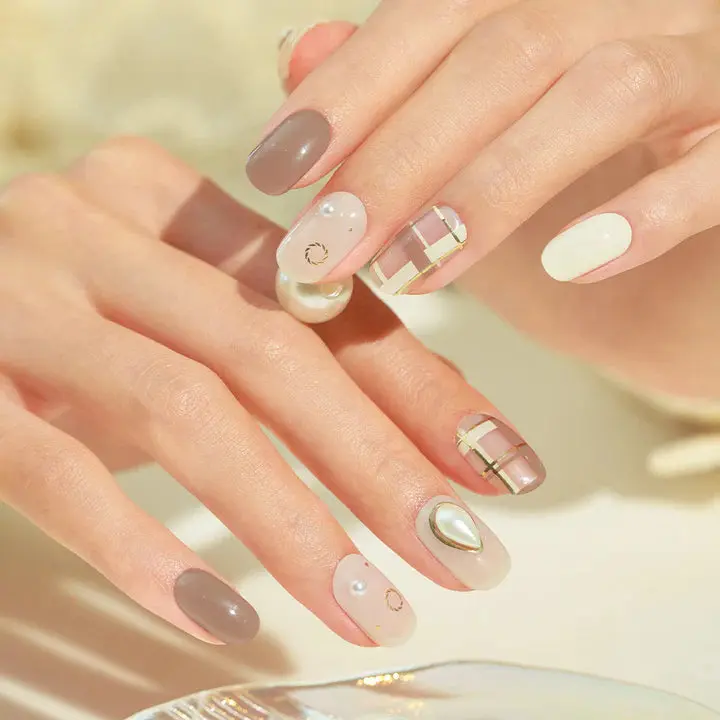 Nail Strips Pearl Locket - Image 3