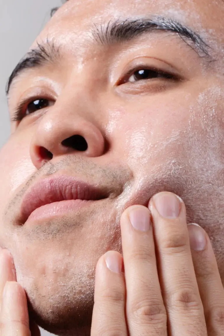 L'HydraCleanse Rebalancing Gel Cleanser - Image 3