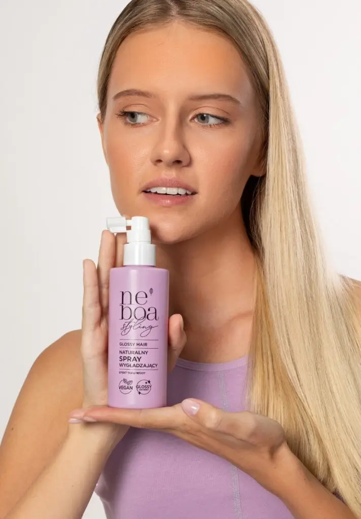 Glossy Hair Smoothing Spray - Image 3