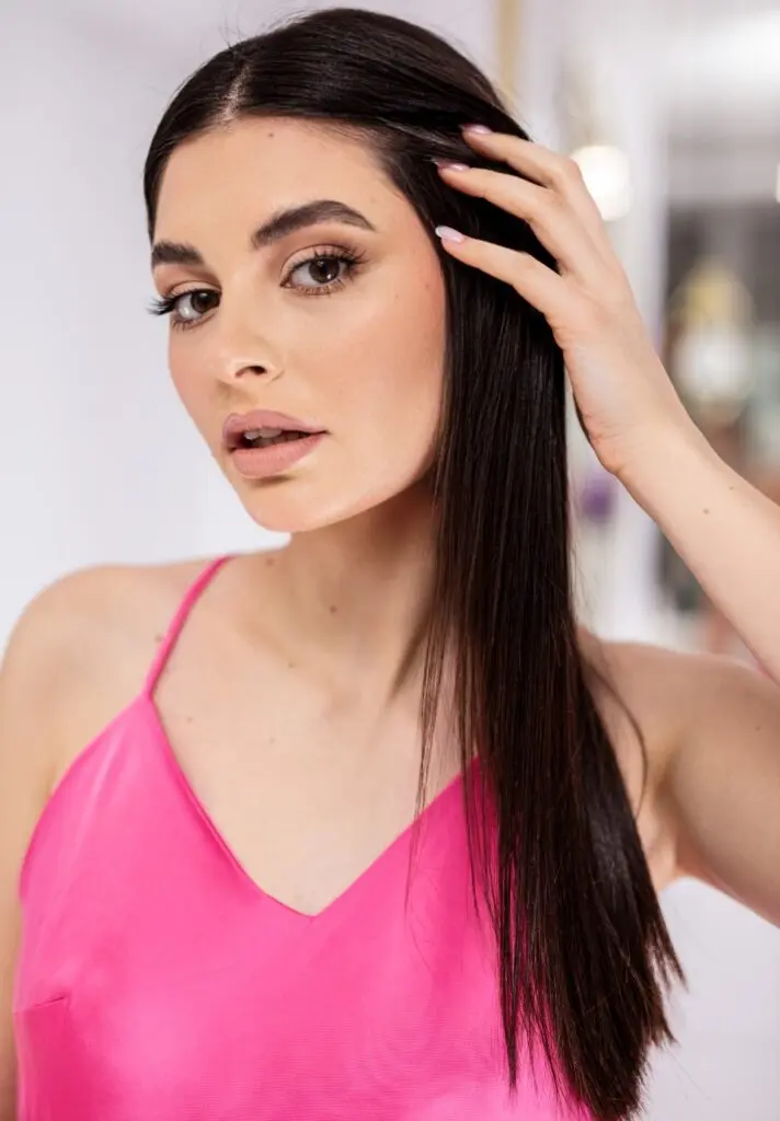 Modeling Hold & Care Hair Mousse - Image 3