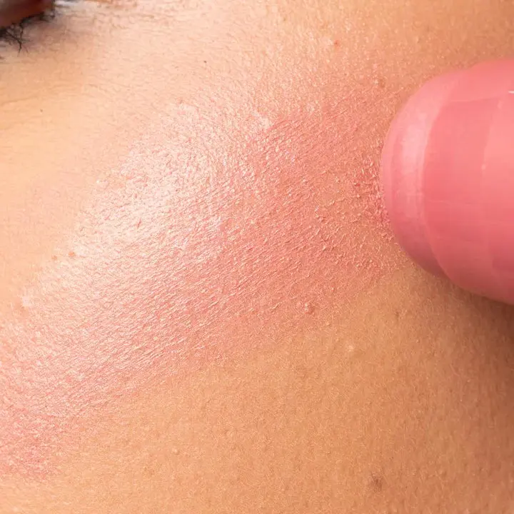 I'm Blushing 2-in-1 Cheek & Lip Tint Dainty - Image 3