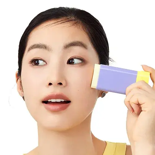 Pore Smoothing Bakuchiol Sun Stick - Image 4