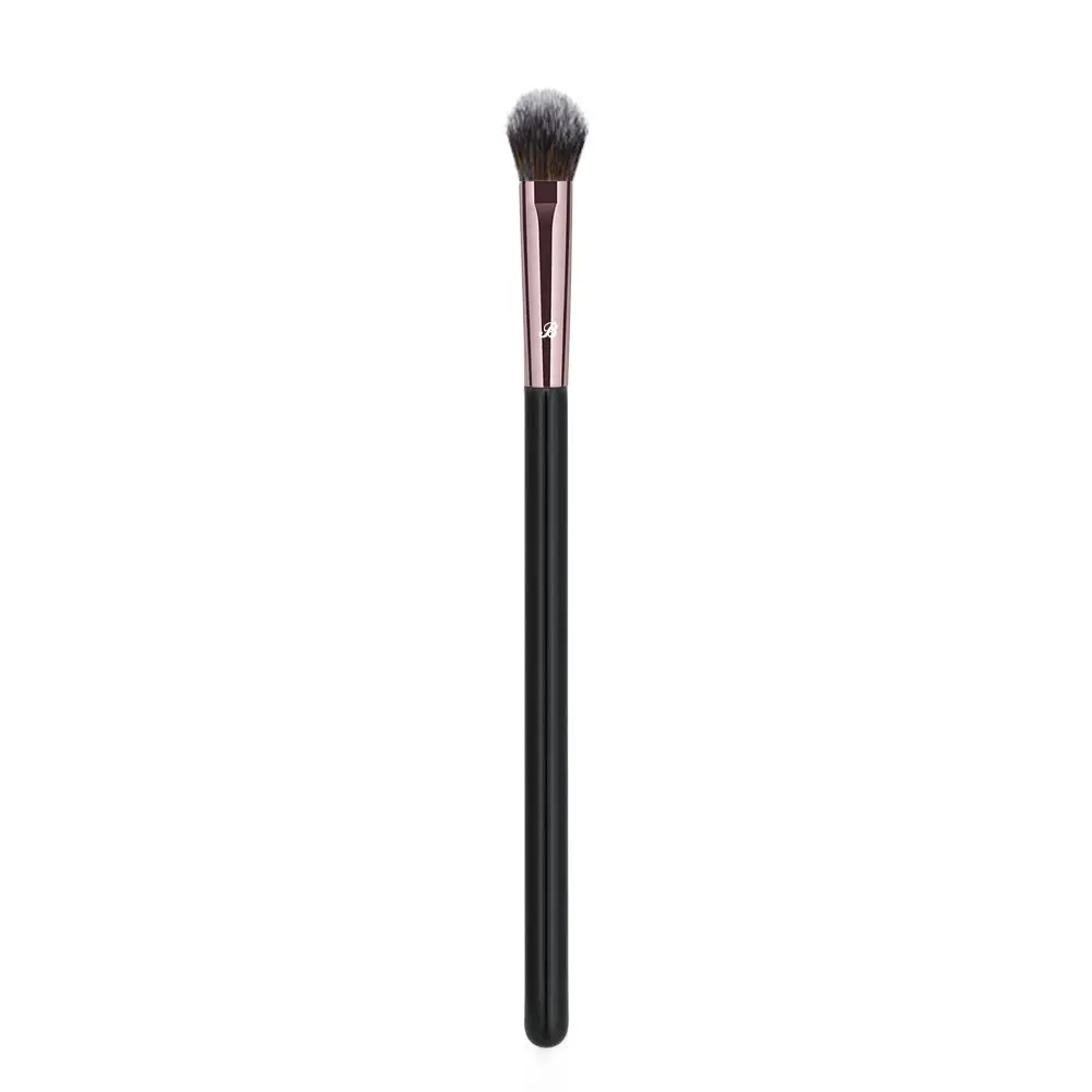 UP19 Concealer & Brightening Brush - Image 2