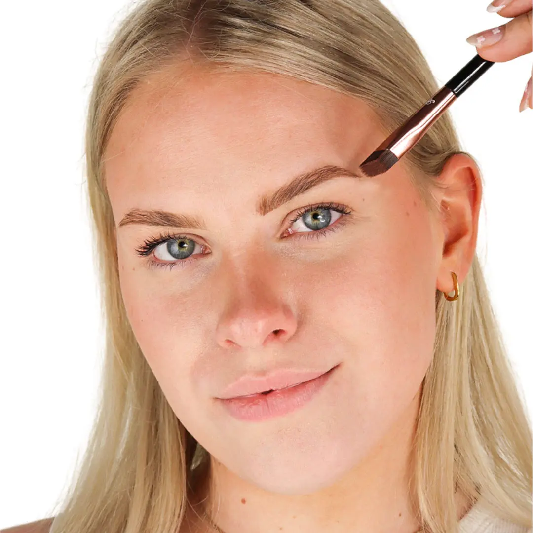 UP42 Square Angled Brow Brush - Image 7